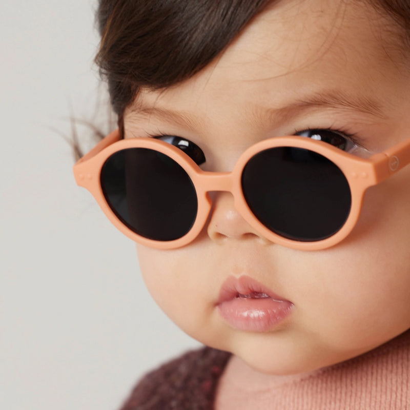 Izipizi Baby Sonnenbrille Apricot #D 0-9 Monate bei Yay Kids